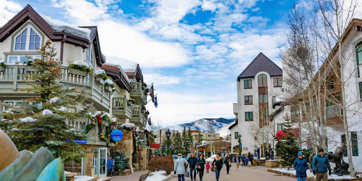 The Ultimate Romantic Winter Guide to Vail: Unforgettable Experiences for Couples :Vail Transportation The Ultimate Romantic Winter Guide to Vail: Unforgettable Experiences for Couples
